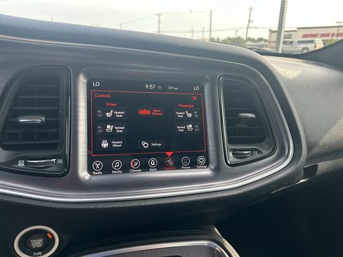Used 2017 Dodge Challenger R/T Scat Pack RWD image 11