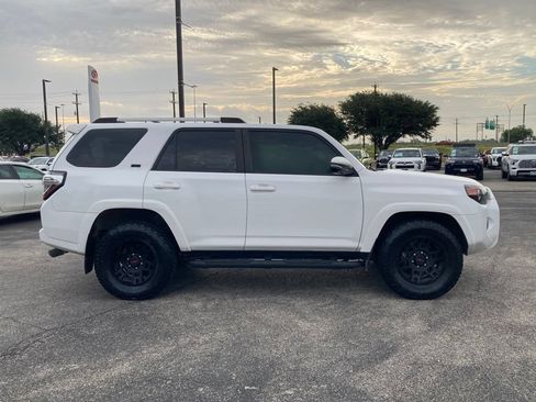 Used 2023 Toyota 4Runner SR5 Premium w/ Moonroof Package RWD image 4