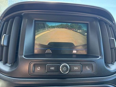 Used 2022 Chevrolet Colorado W/T RWD image 19