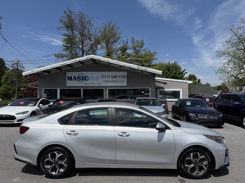 Used 2020 Kia Forte LXS FWD image 3