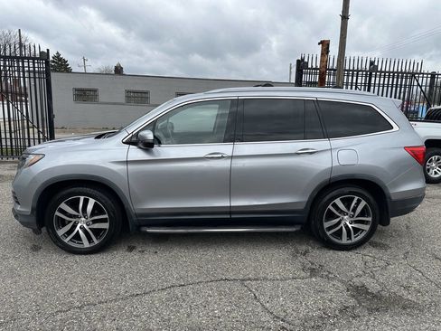 Used 2017 Honda Pilot Elite image 4