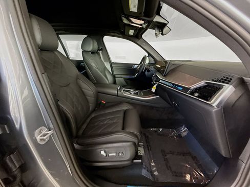 New 2026 BMW X5 xDrive50e w/ Premium Package image 30