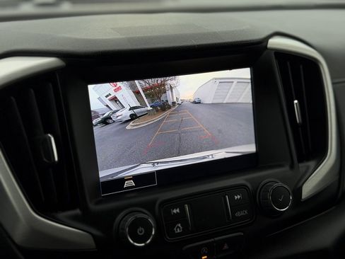 Used 2023 GMC Terrain SLT image 27