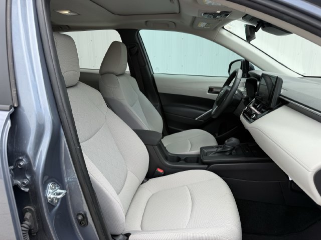 Used 2026 Toyota Corolla Cross LE w/ Moonroof Package FWD image 28