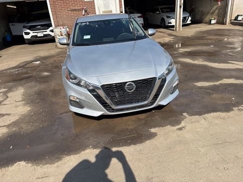 Used 2021 Nissan Altima 2.5 S image 2