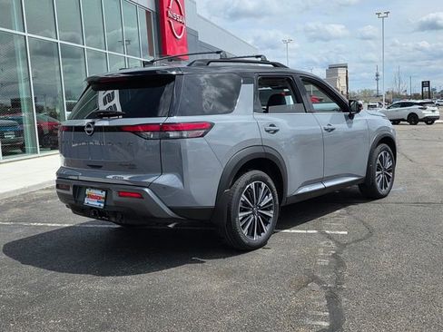 New 2026 Nissan Pathfinder Platinum AWD/4WD image 3