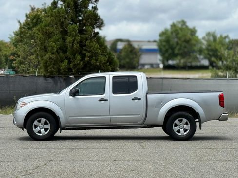 Used 2012 Nissan Frontier SV AWD/4WD image 8