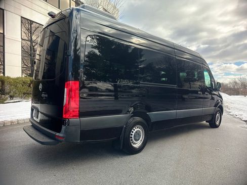 Used 2019 Mercedes-Benz Sprinter 2500 w/ Acoustic Package image 8