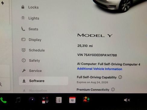 Used 2023 Tesla Model Y AWD image 13