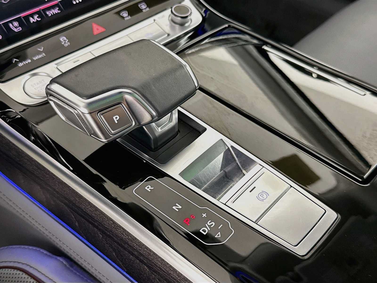 Used 2020 Audi A8 L 4.0T w/ Executive Package AWD/4WD image 18