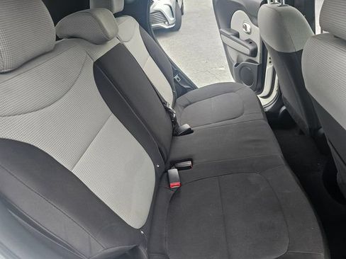 Used 2014 Kia Soul FWD image 14