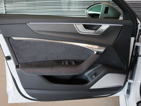 New 2025 Audi RS 6 performance image 29