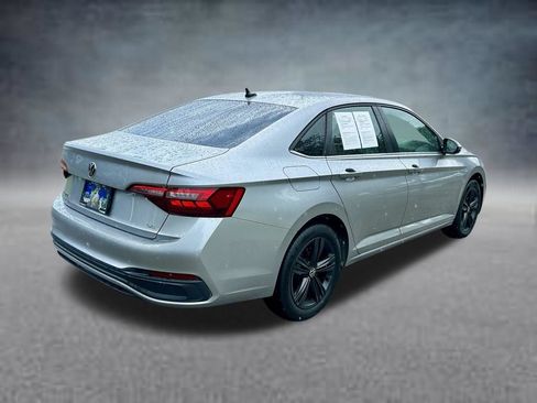 Used 2023 Volkswagen Jetta SE w/ Black Wheel Package FWD image 5