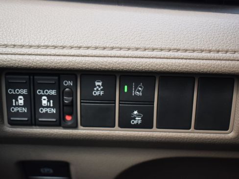 Used 2019 Honda Odyssey EX image 13