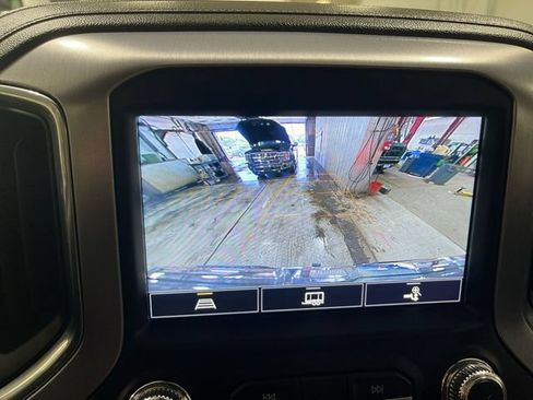 Used 2022 GMC Sierra 1500 SLT w/ SLT Premium Plus Package AWD/4WD image 17