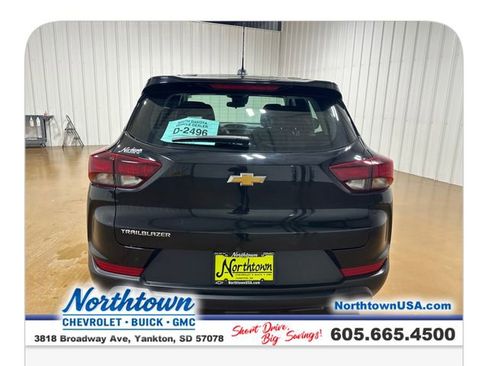 Used 2023 Chevrolet TrailBlazer LS FWD image 4