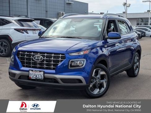 Used 2025 Hyundai Venue Limited image 1