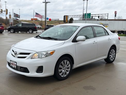 Used 2012 Toyota Corolla LE FWD image 4