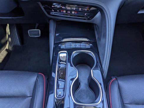 Used 2022 Buick Envision Essence w/ Sport Touring Package image 19