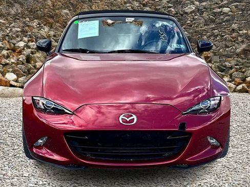 Used 2016 MAZDA MX-5 Miata Sport image 3
