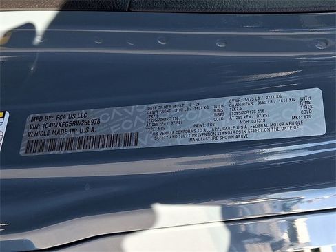 Used 2024 Jeep Wrangler Unlimited Rubicon w/ Technology Group image 28