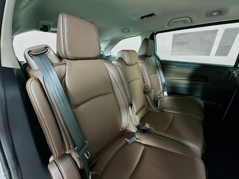 New 2026 Honda Odyssey Touring image 28