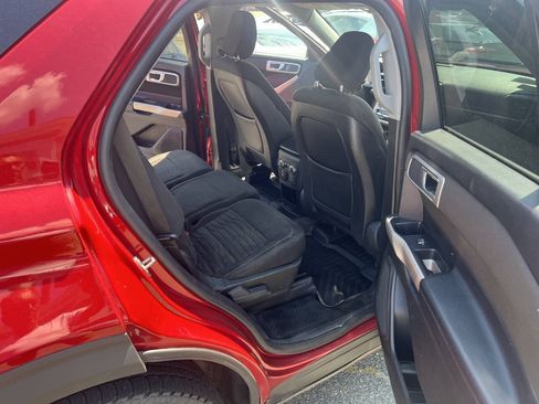 Used 2020 Ford Explorer XLT AWD/4WD image 17