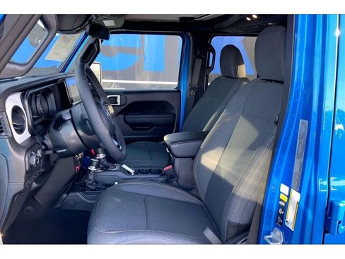 New 2026 Jeep Gladiator Sport AWD/4WD image 10