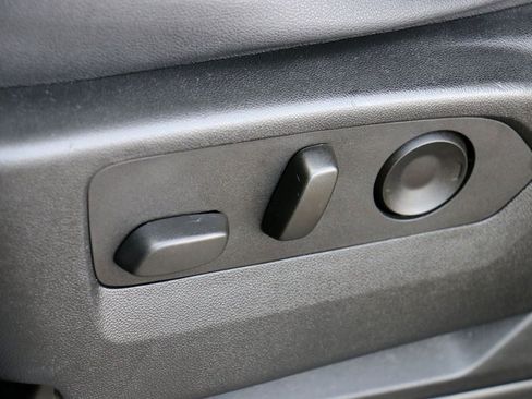 Used 2023 GMC Yukon SLT image 24