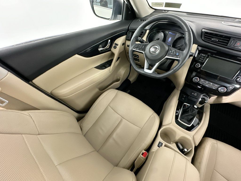 Used 2020 Nissan Rogue SL w/ Premium Package FWD image 9