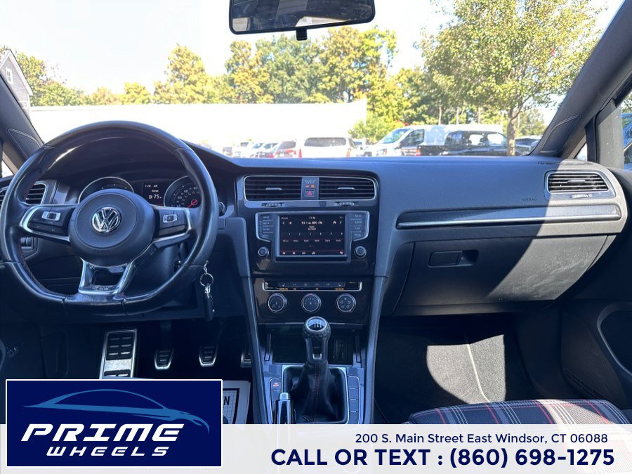 Used 2017 Volkswagen GTI SE FWD image 18
