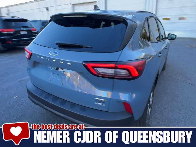 Used 2025 Ford Escape ST-Line Select AWD/4WD image 8
