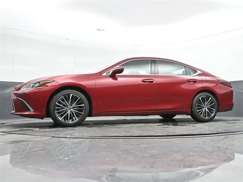 Used 2024 Lexus ES 350 350 w/ Premium Package image 16