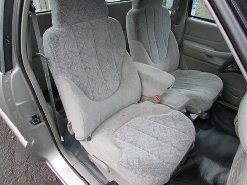 Used 2002 GMC Sonoma SL w/ Marketing Option Pkg image 15