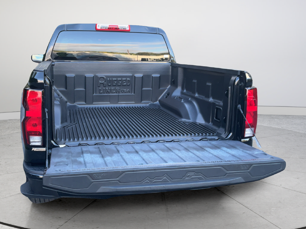 Used 2023 Chevrolet Colorado W/T RWD image 17