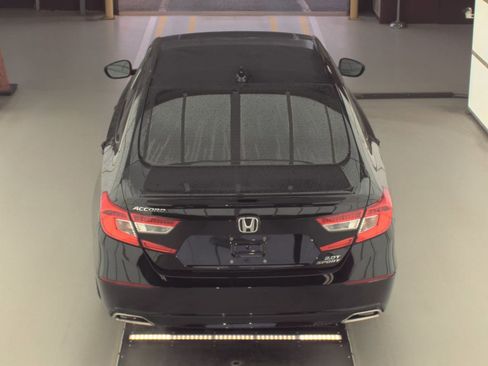Used 2018 Honda Accord Sport image 7