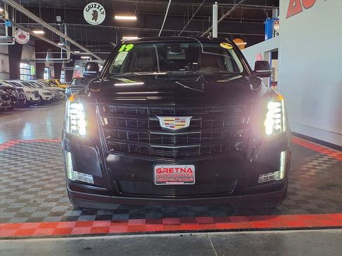 Used 2019 Cadillac Escalade Luxury w/ Escalade Sport Edition image 2