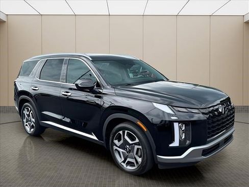 Used 2023 Hyundai Palisade Limited FWD image 2