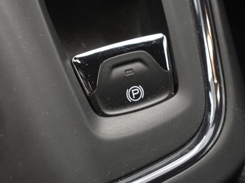 Used 2015 Chrysler 200 S w/ Navigation & Sound Group I image 43