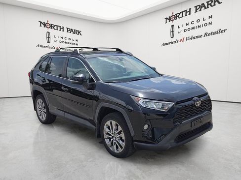 Used 2021 Toyota RAV4 XLE Premium FWD image 7