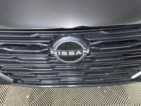 Used 2023 Nissan Altima 2.5 SV w/ SV Premium Package image 9