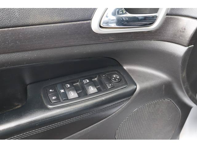 Used 2015 Jeep Grand Cherokee Altitude AWD/4WD image 18