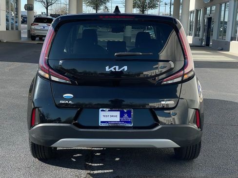 Used 2023 Kia Soul EX image 5
