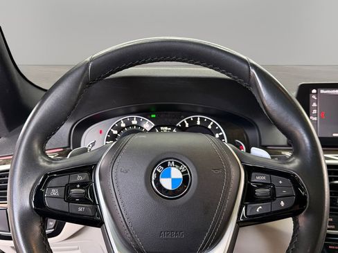 Used 2019 BMW 530i w/ Convenience Package RWD image 17