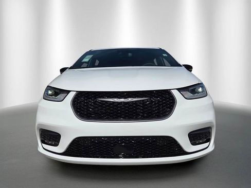 New 2026 Chrysler Pacifica Select FWD image 2