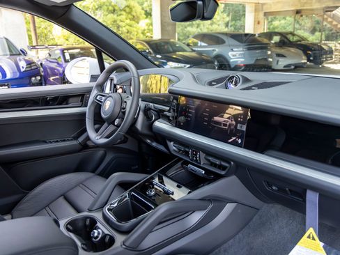 New 2026 Porsche Cayenne S AWD/4WD image 55