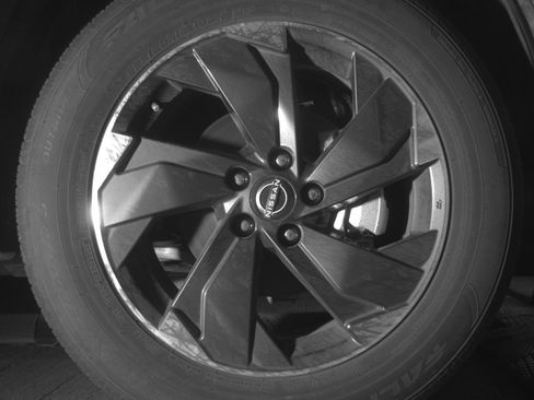 Used 2025 Nissan Rogue SV FWD image 13