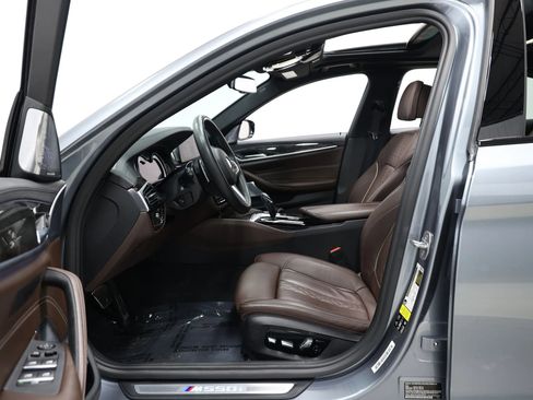 Used 2018 BMW M550i xDrive image 14