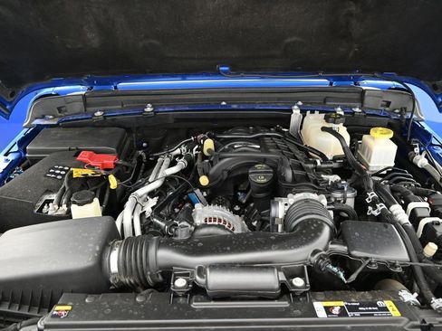Used 2022 Jeep Gladiator Rubicon w/ LED Lighting Group AWD/4WD image 5