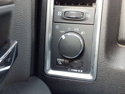 Used 2024 RAM 1500 Classic SLT AWD/4WD image 20